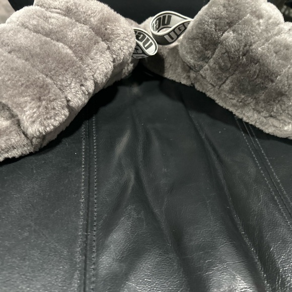 UGG  Fluff Yeah Soft Gray  Slides size 9 - Picture 9 of 11
